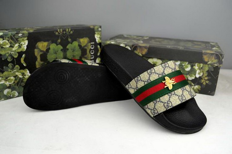 Gucci Slippers Woman--169